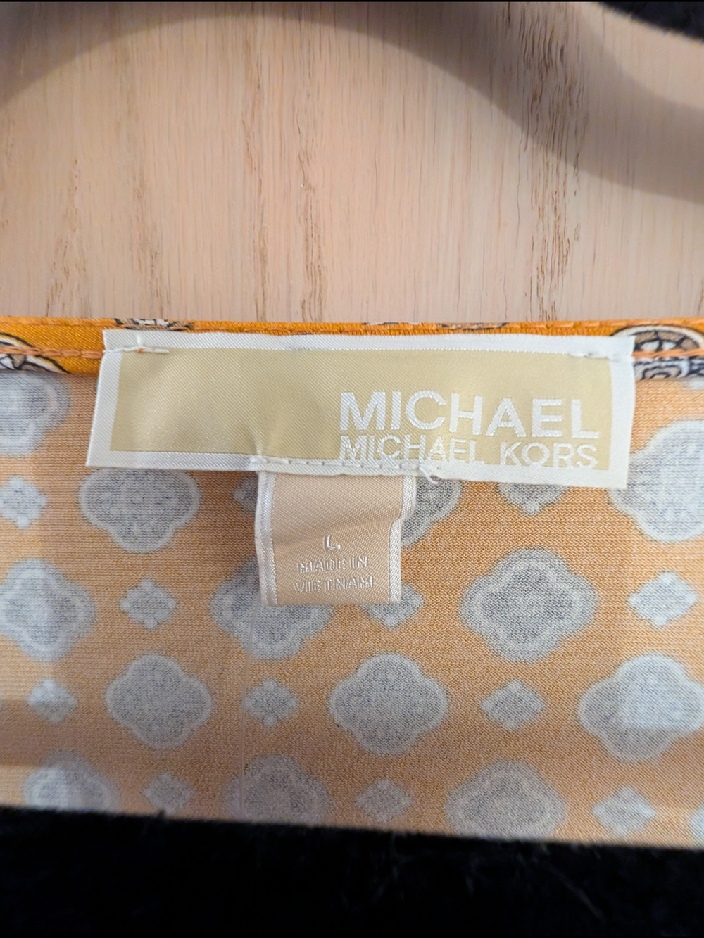 NWT Michael Kors Cowl Neck Geometric Print Top - Gold - Picture 3 of 7